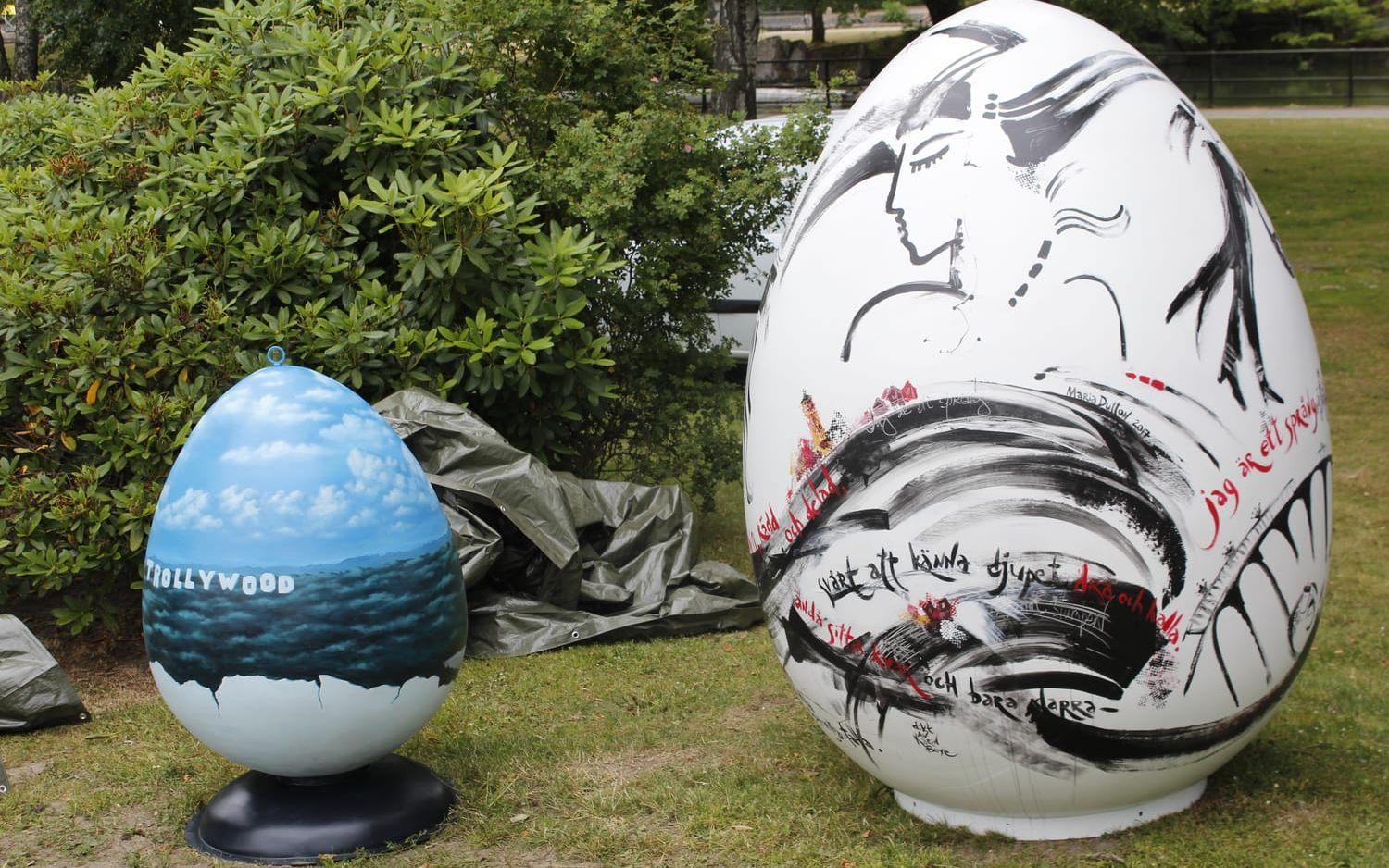 Stora och lilla är det sjunde respektive åttonde ägget i konstprojektet, där äldre äggmedlemmar är utplacerade på olika håll i Trollhättan.