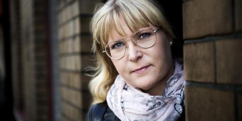 Stina Marie Hansson är jurist i botten och en av de som engagerar sig i Röda Korset i Vänersborg.