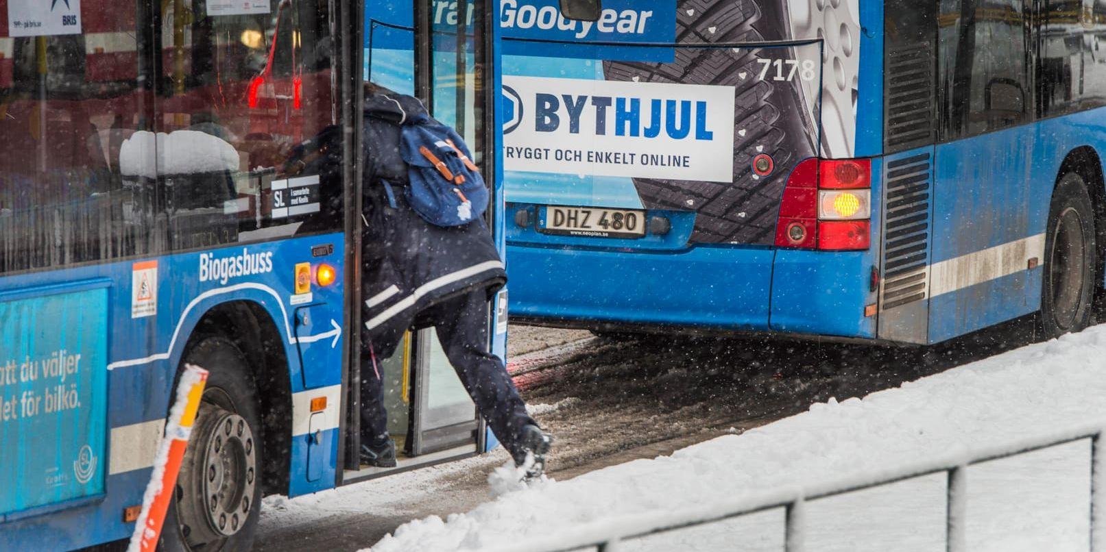 Vädret ställer till problem för busstrafiken i Örnsköldsvik och Sundsvall. Arkivbild.