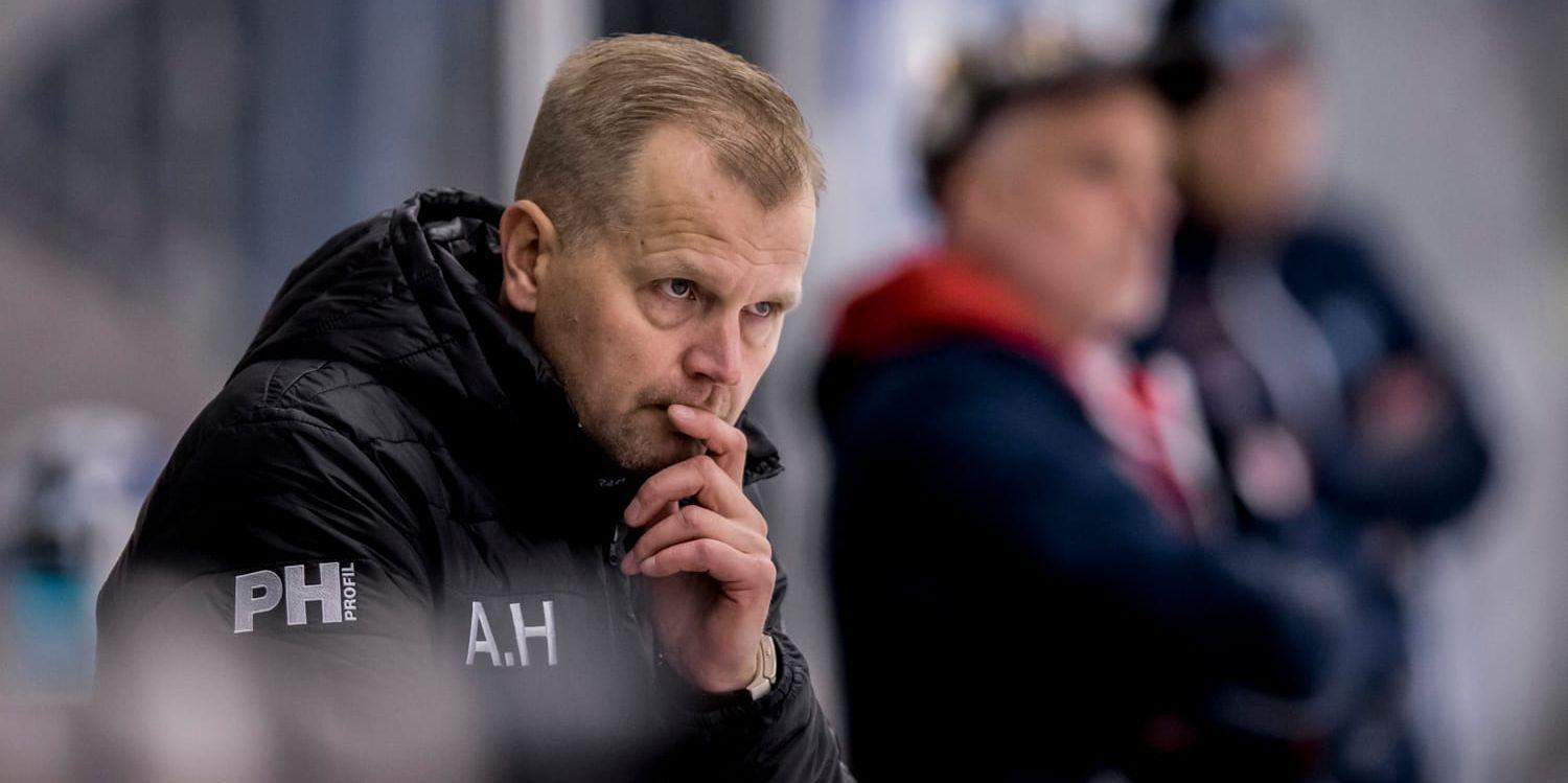 Ari Holopainen är klar som ny tränare för IFK Vänersborg, kontraktet sträcker sig över tre år. Som spelare nådde Holopainen SM-semifinal med IFK (2003), och nu vill han dit med laget även som tränare.