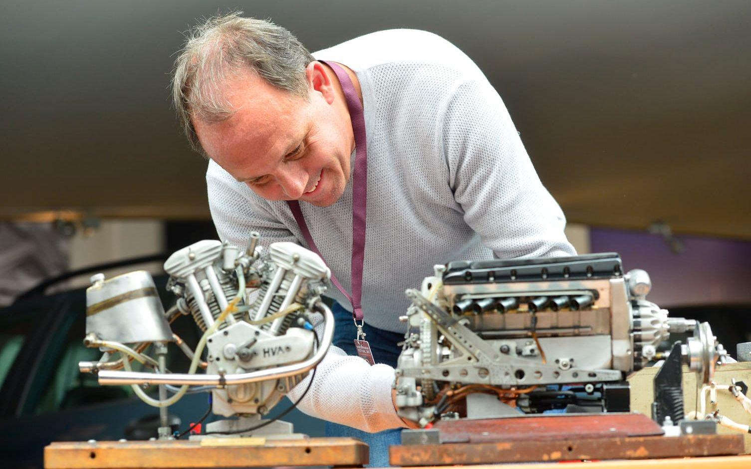 Peter Gillbrand, som till Pelle "Mr Turbo" Gillbrand, demonstrerade några gamla motorer. Foto: Stefan Bennhage