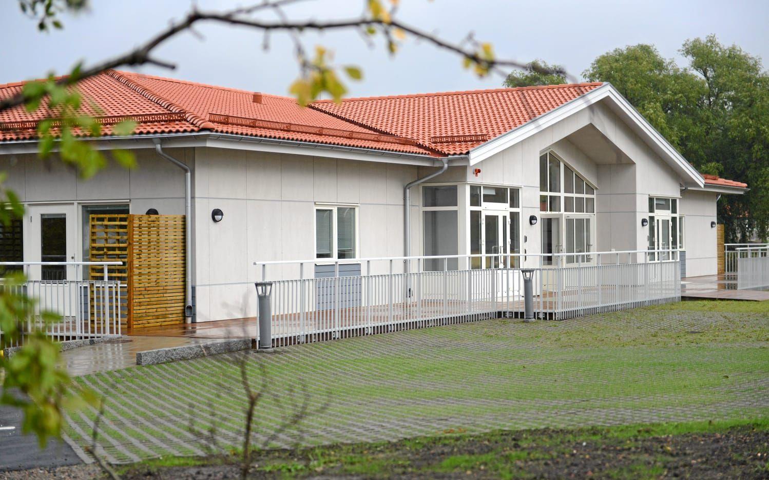 Ängshöken är kommunens senaste LSS-boende som stod klart 2013. Under 2017 planeras ett nytt boende på Ström.