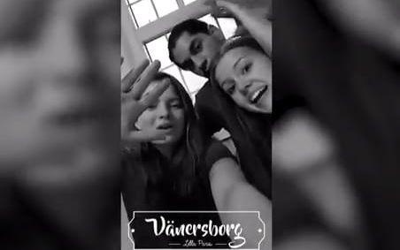 Via kanalen The Friday Snap har tre elever berättat om sin vardag på skolan. Bild: Skärmdump