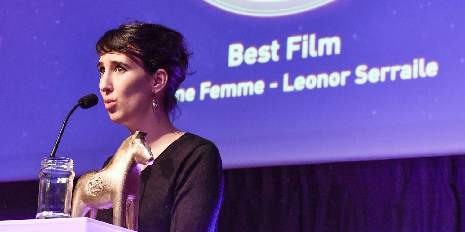 Producenten Sandra da Fonseca tog emot bronshästen för franska filmen "Jeune femme".