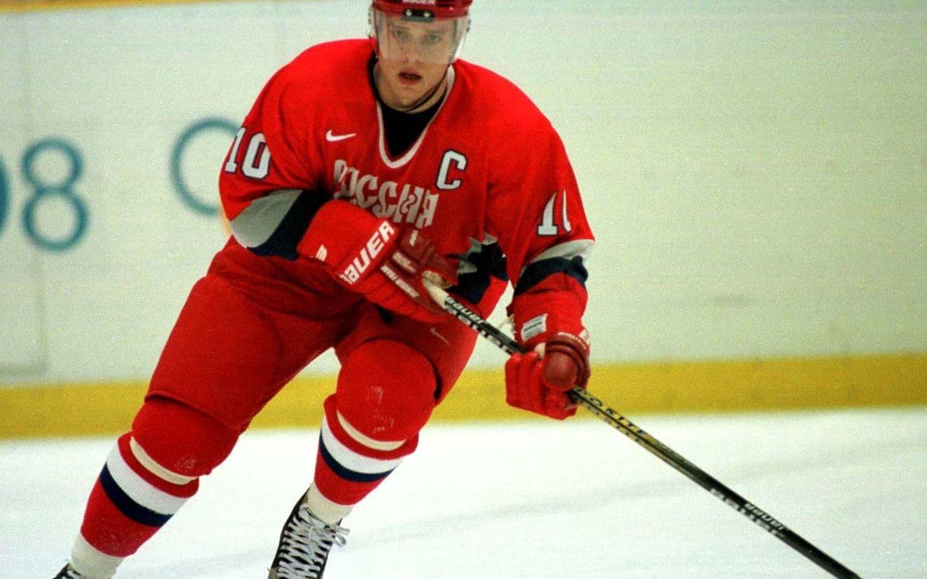 97-98. Pavel Bure var kvar i Vancouver Canucks och lyfte ut 49.2 miljoner kronor.