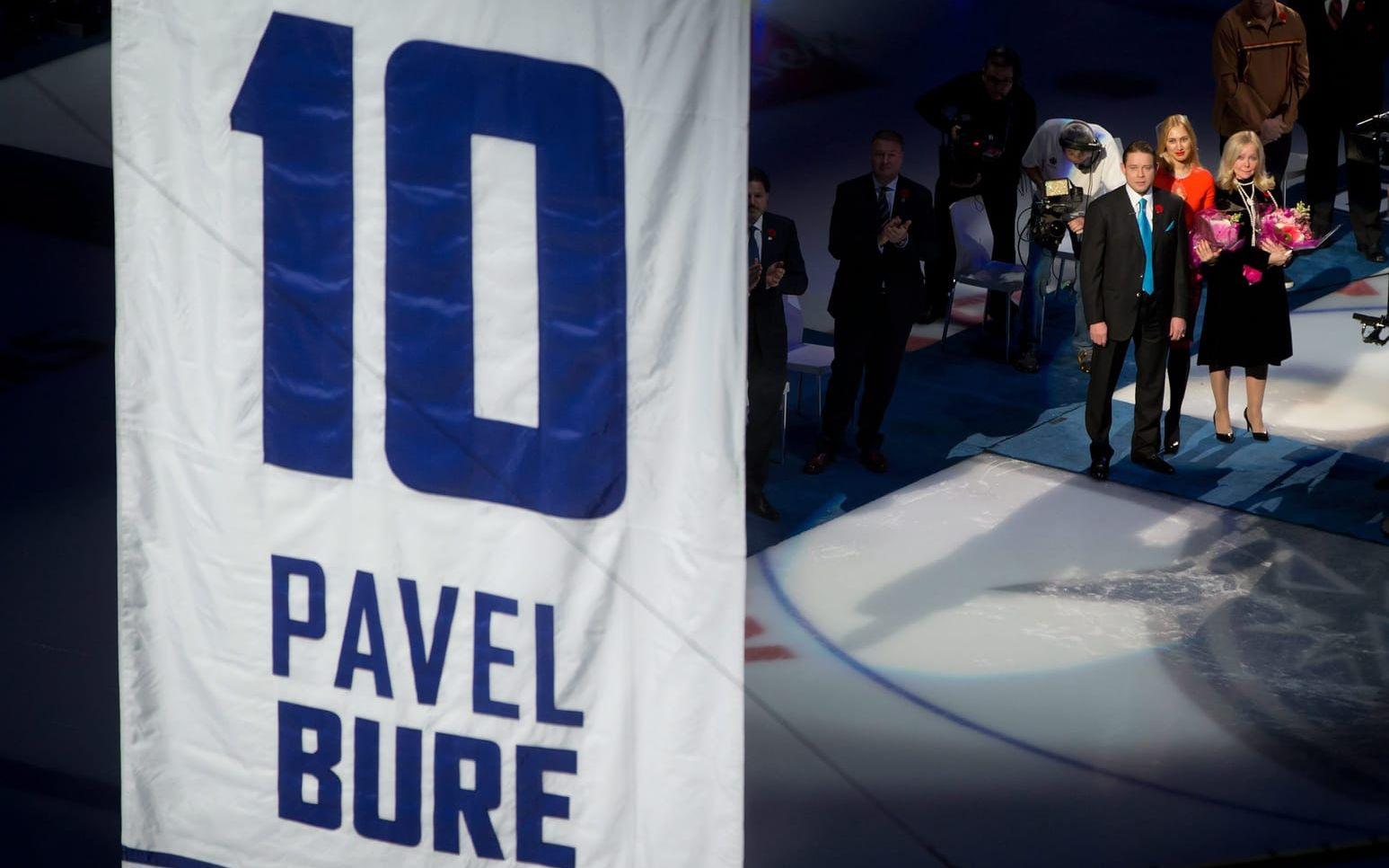 00-01. Ryssen Pavel Bure kvittade ut 80.6 miljoner kronor det året i Florida Panthers.