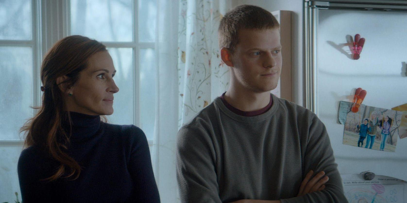 Julia Roberts och Lucas Hedges spelar mor och son i "Ben is back". Pressbild.