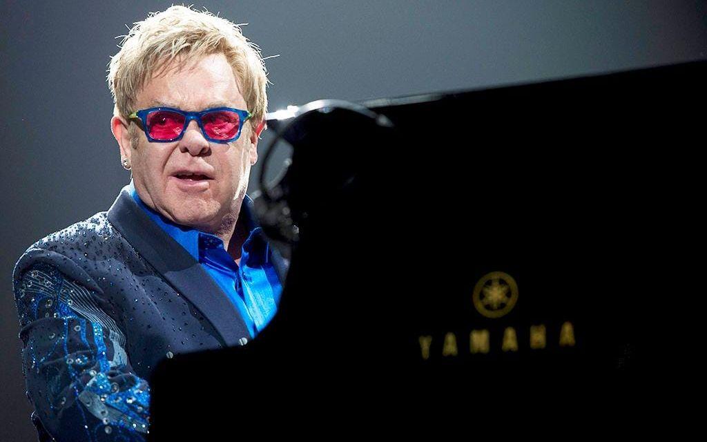 Ett ett pressmeddelande ber Elton John om ursäkt för att han nu tvingas ställa in konserter.