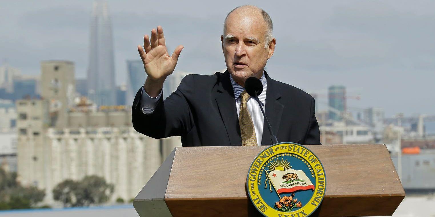 Kaliforniens guvernör Jerry Brown har skrivit på en lag som gör delstaten till en "fristad" för papperslösa. Arkivbild.
