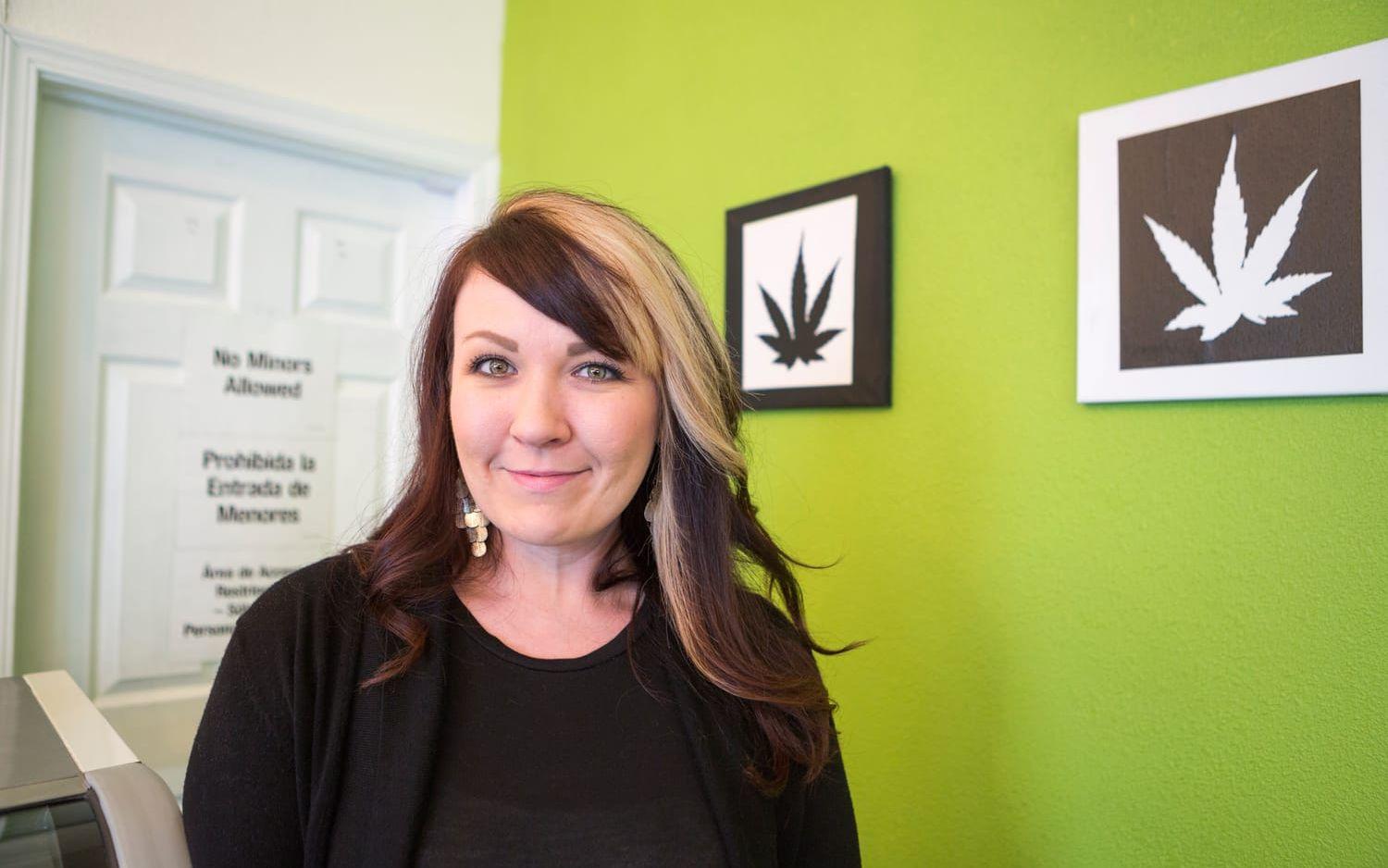 Kayla Dunham, 33 och hennes man driver två cannabis-butiker, en odling och en anläggning för göra livsmedel av cannabis. De har 45 anställda. Bild: Christina Sjögren
