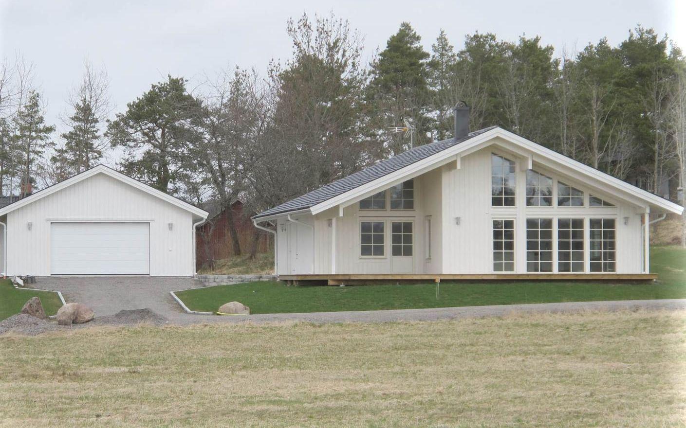 150 kvadratmeter stor är den här villan i närheten av Sunnanå i Mellerud. Bild: Mellerudsmäklarna
