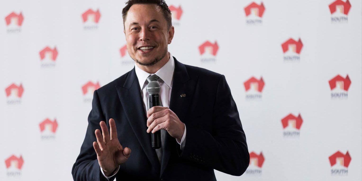 Teslas vd Elon Musk vill säkert mycket hellre prata om bolagets nya lastbil än alla problem som drabbat tillverkningen av Model 3.