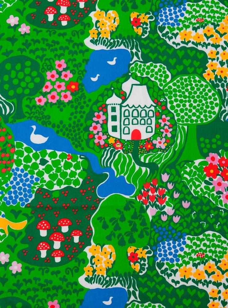 Tyget "Lycksalighetens ö" har formgivits av Anna-Lena Emdén, utbildad vid Textilinstitutet i Borås, nuvarande Textilhögskolan. Det blev ett populärt mönster för barnrummet och var det första tyg hon ritade för Almedahls. Senare har Emdén även designat tyger för bland annat Ikea.