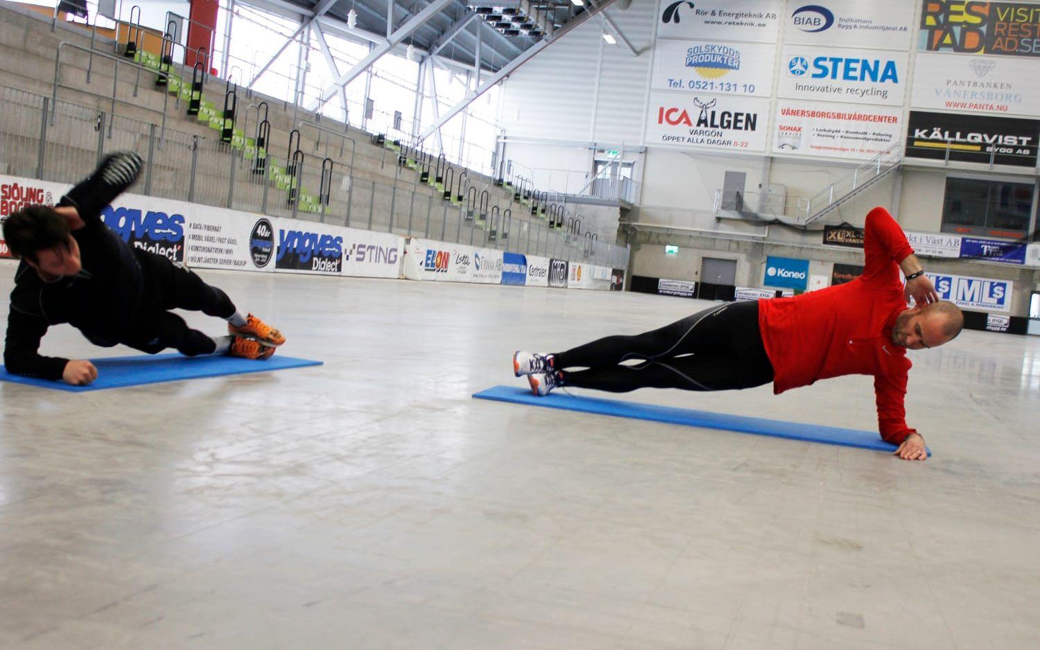 Bild: Toni Andersson. Mikko Lukkarila och Joakim Hedqvist fanns på plats och körde stationsträning.