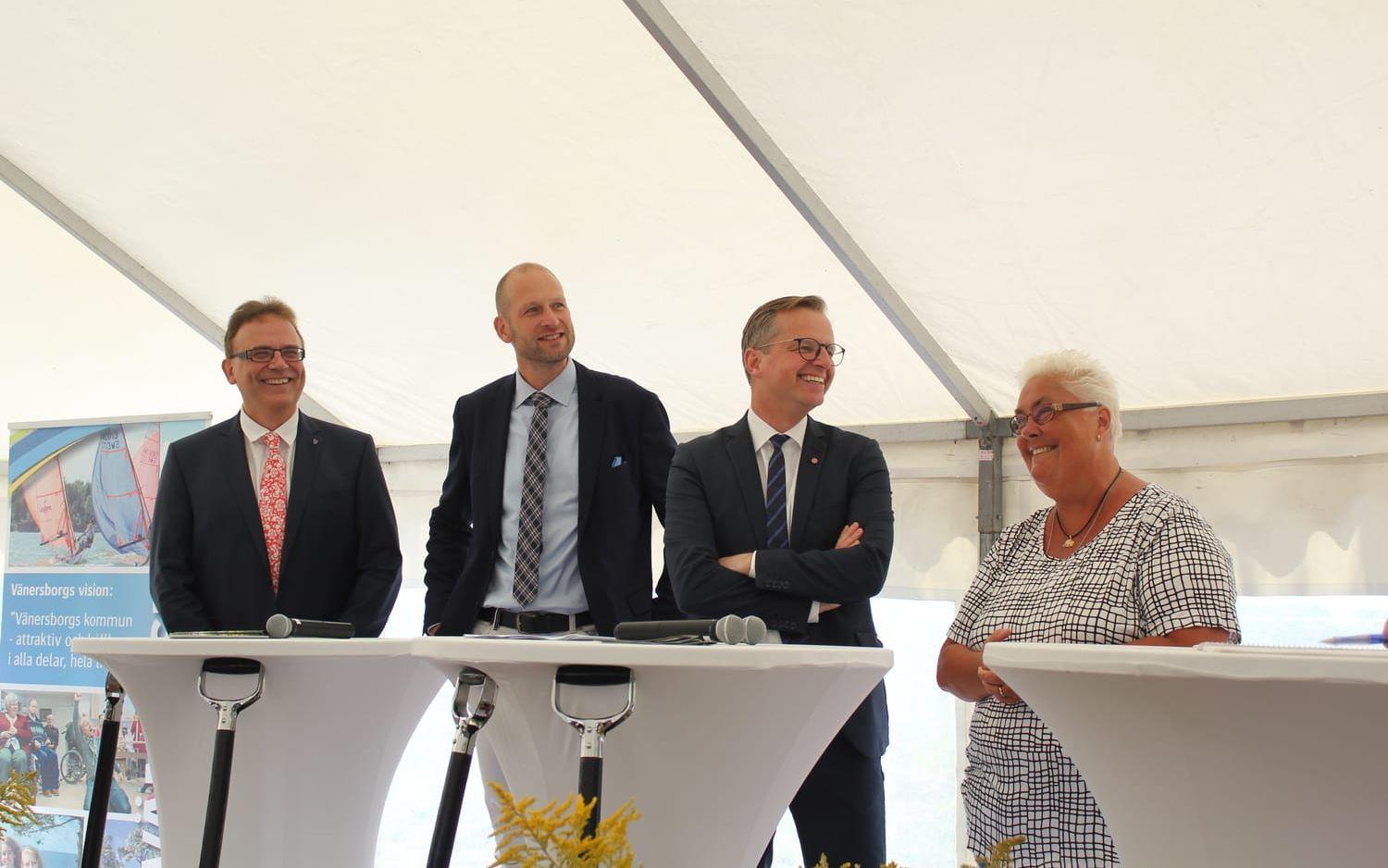 Kommunalråd Marie Dahlin (S), närings- och innovationsminister Mikael Damberg (S), Martin Wänblom, vd på Innovatum, och Martin Hellström, rektor på Högskolan Väst.
