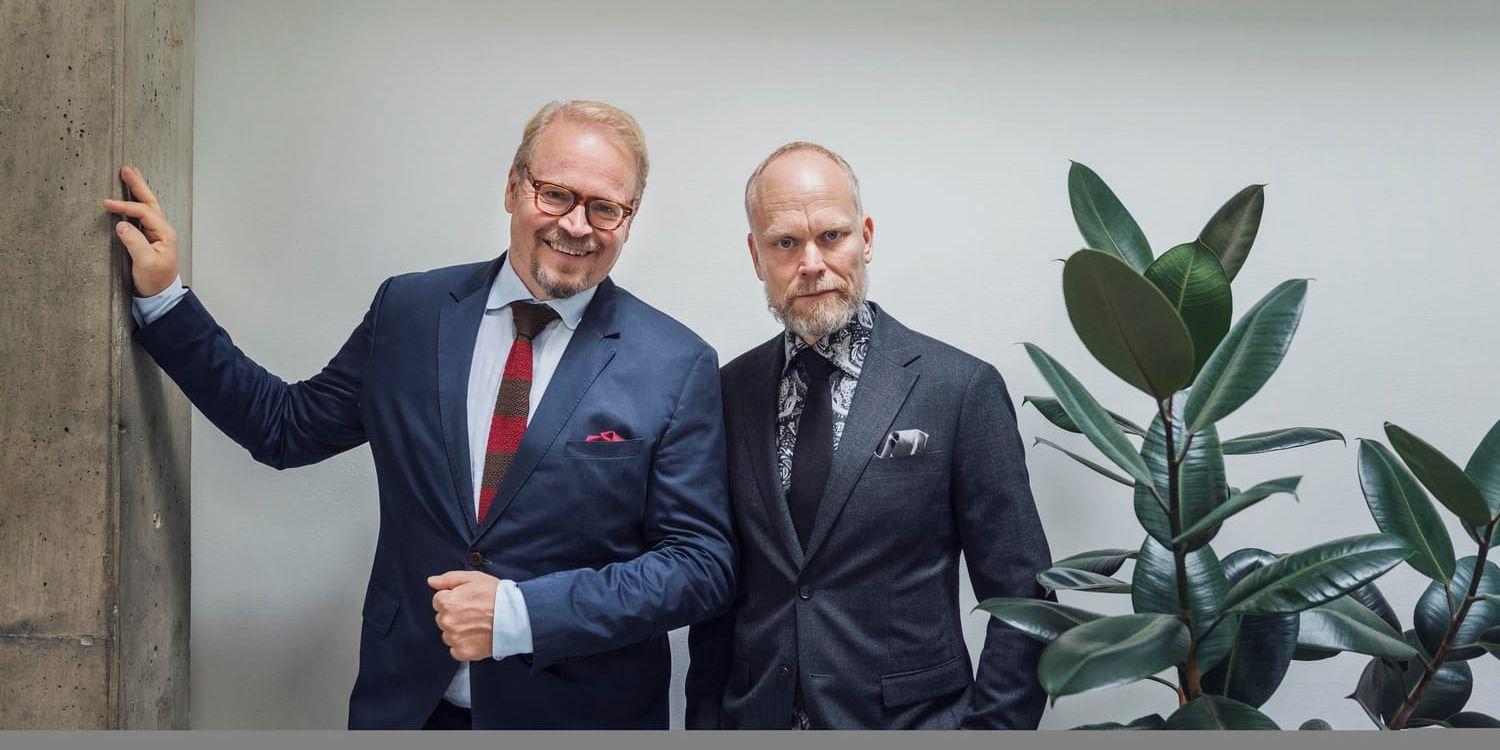 "På spårets" programledare Fredrik Lindström och Kristian Luuk. Arkivbild.