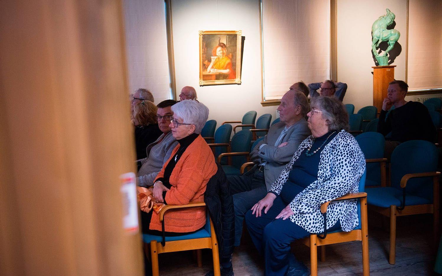 Ett 20-tal personer var på plats på dagens sista aktivitet, en bildvisning av gamla bilder av Vänersborg.