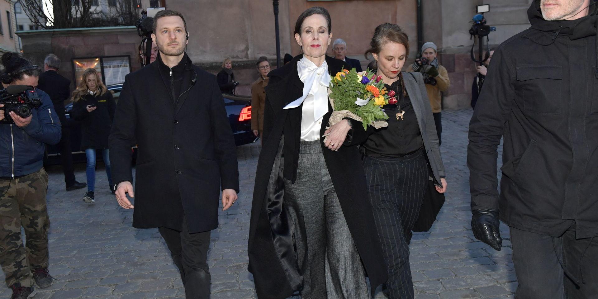 STOCKHOLM 20180412
Sara Danius och Sara Stridsberg lämnar Svenska Akademiens sammanträde på Börshuset i Gamla stan.
