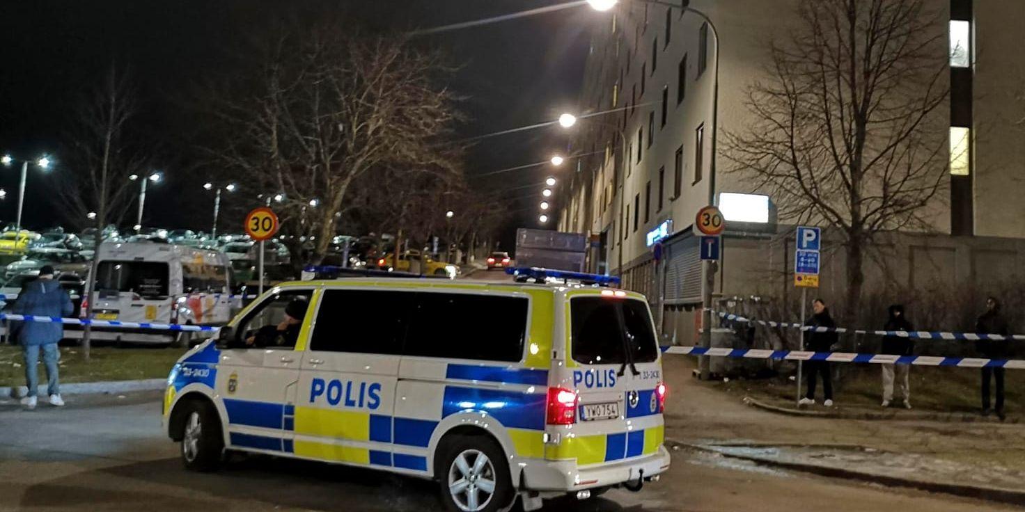En man har skjutits till döds i Tensta i nordvästra Stockholm.