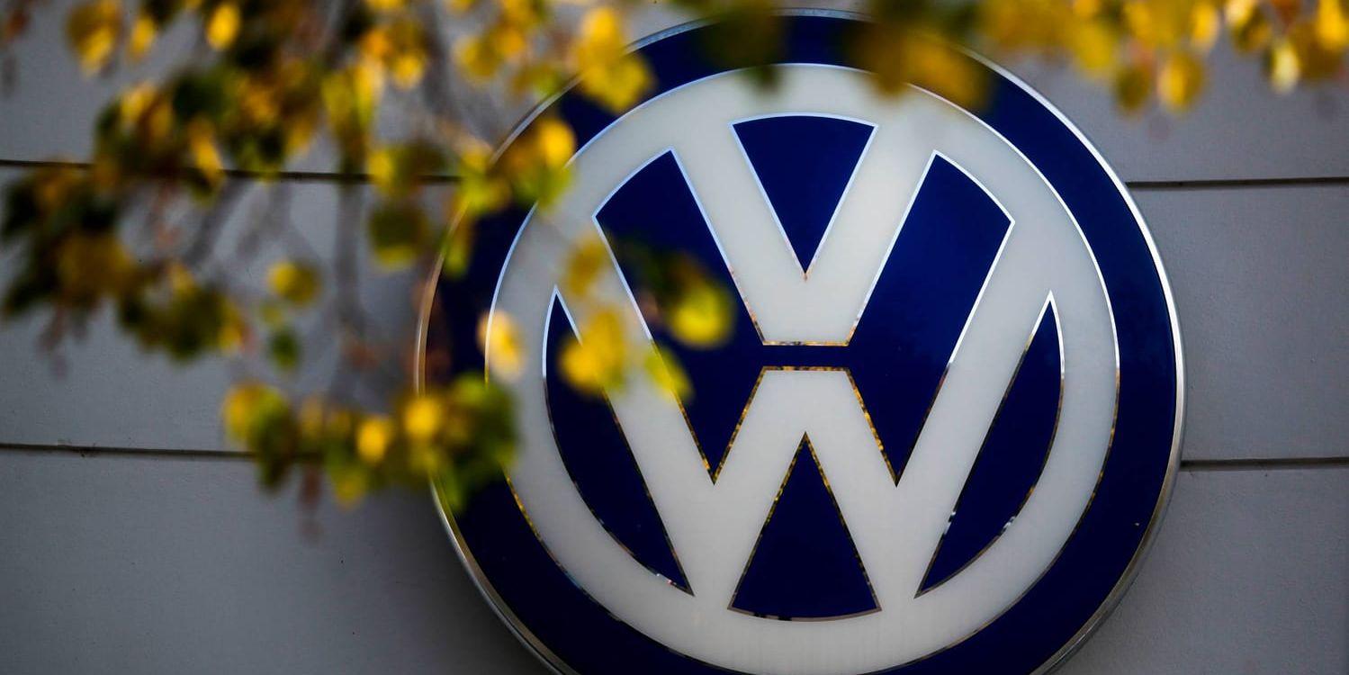 Hittills har bara en knappt femtedel av bilarna som berörs av VW:s fusk med motorer i Sverige åtgärdats. Svenska VW hoppas att de återstående ska åtgärdas före årets slut. Arkivbild
