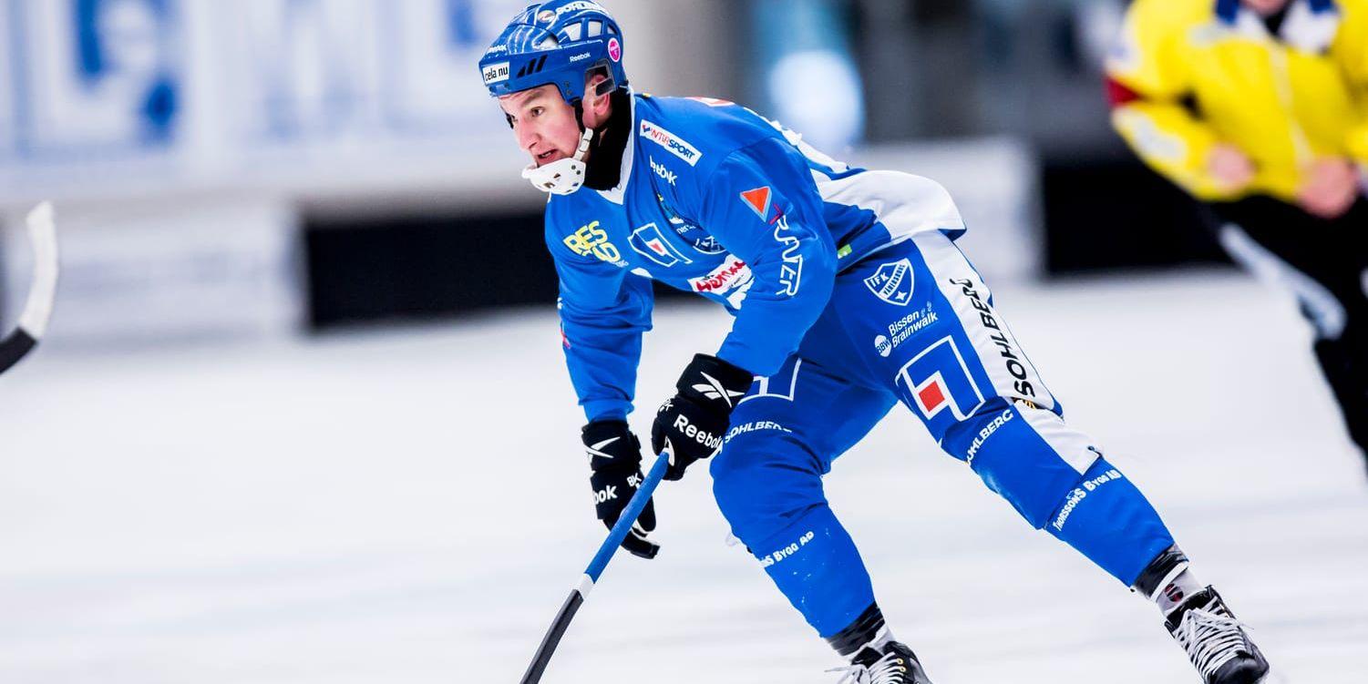 Vi har vant oss vid att se Mikko Lukkarila som forward i IFK Vänersborg, men i Vänercupen mot Gripen Trollhättan kommer han att provas som ytterhalv.