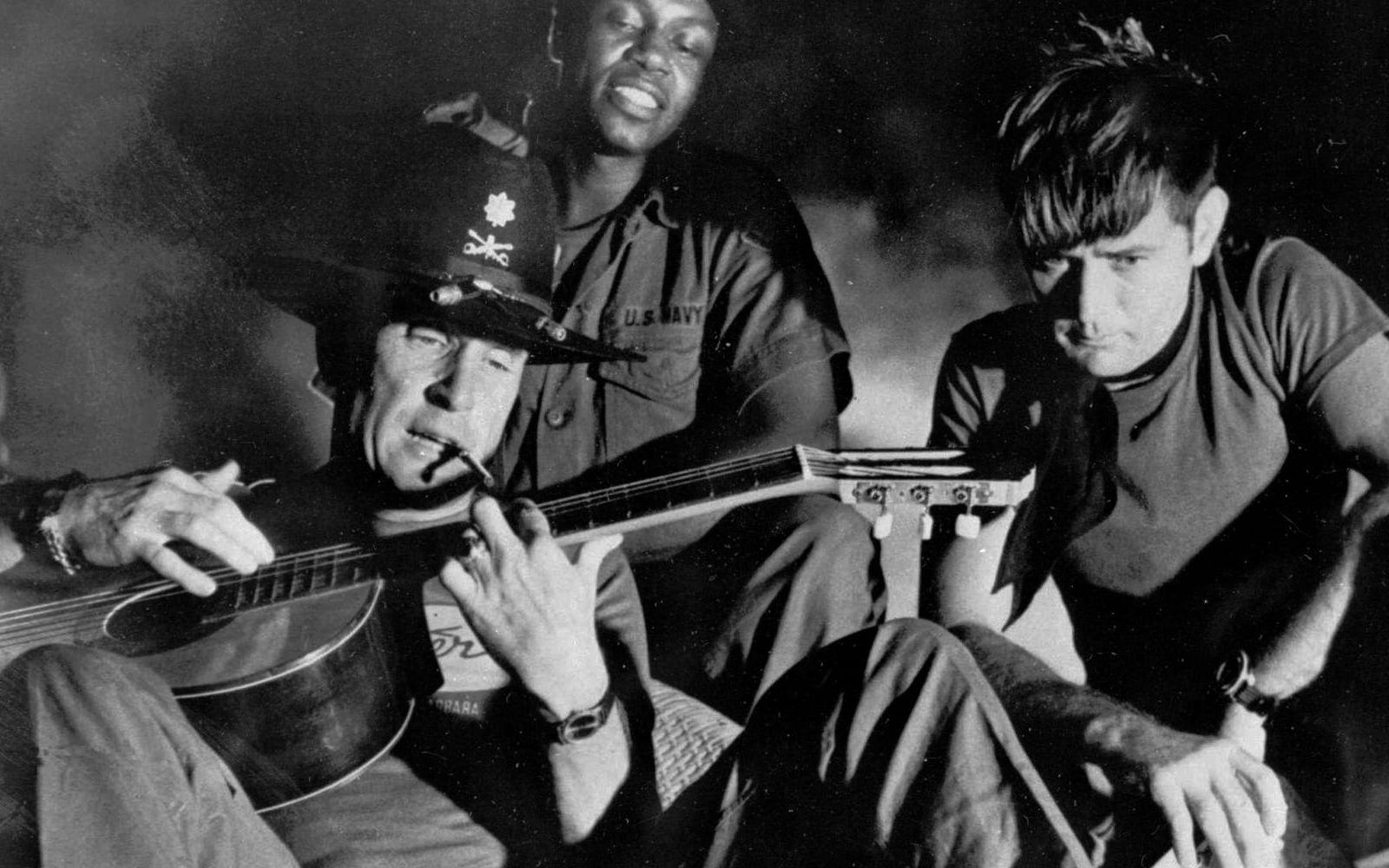 "I love the smell of napalm i the morning." – Robert Duvall som överstelöjtnant Bill Kilgore i Apocalypse Now, 1979. Foto: TT
