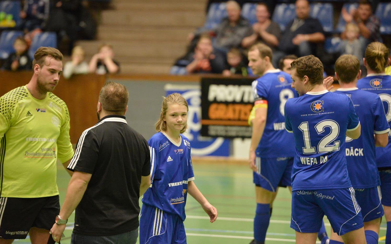 Också matchjälte. 16-årige Marcus Nilsson i Sjuntorp var segerorganisatör och blev även utsedd till matchen lirare när Sjuntorp vann bronsmatchen mot Göta.