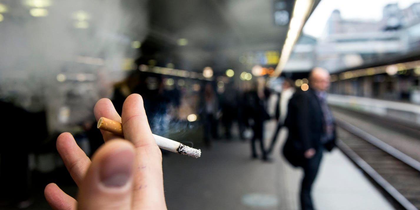 Svenska män röker minst i EU. Arkivbild.