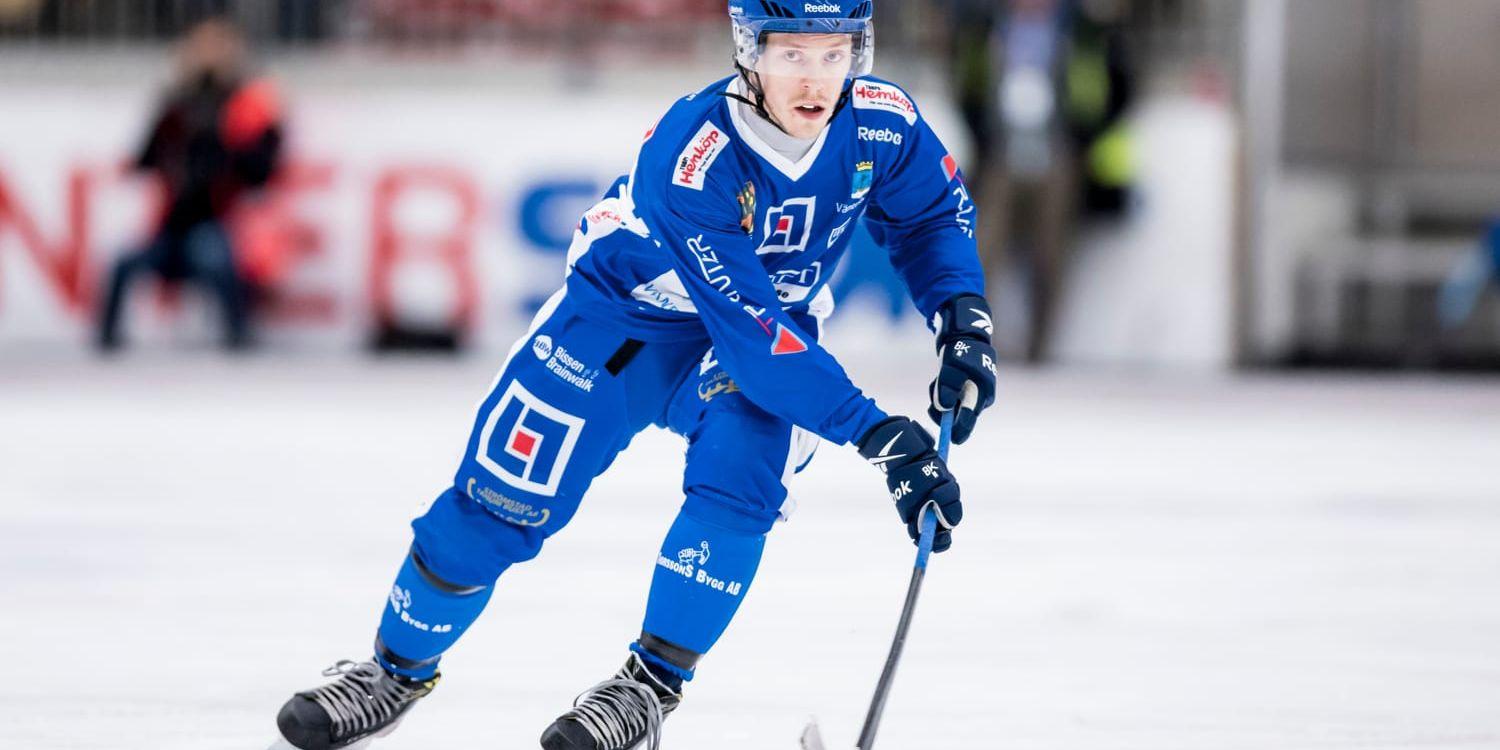 Robin Lundqvist har gjort tio säsonger i IFK Vänersborg och fortsätter ytterligare minst två.
