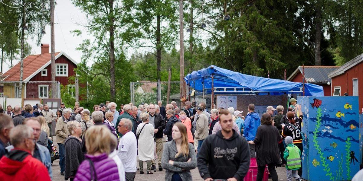 Loppmarknaden i Norra Björke drar folk från olika håll. Många åker dit för att fynda eller bara träffas och umgås.