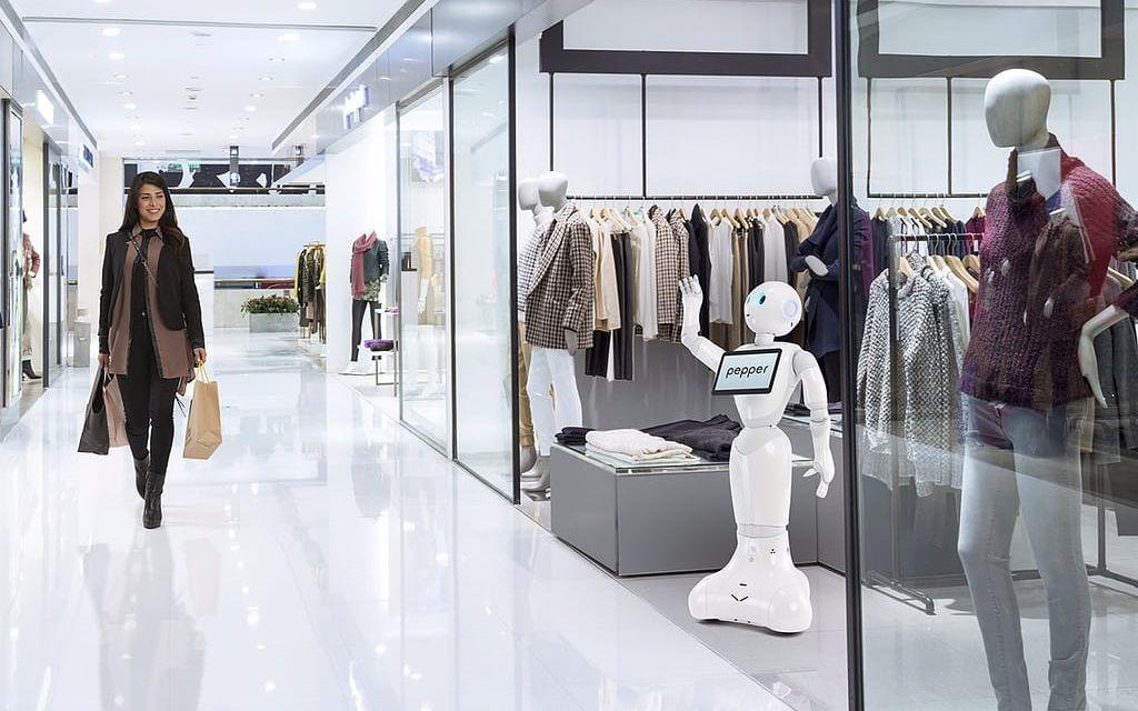 Robotar som hjälper kunder i butiker kan snart vara verklighet.
