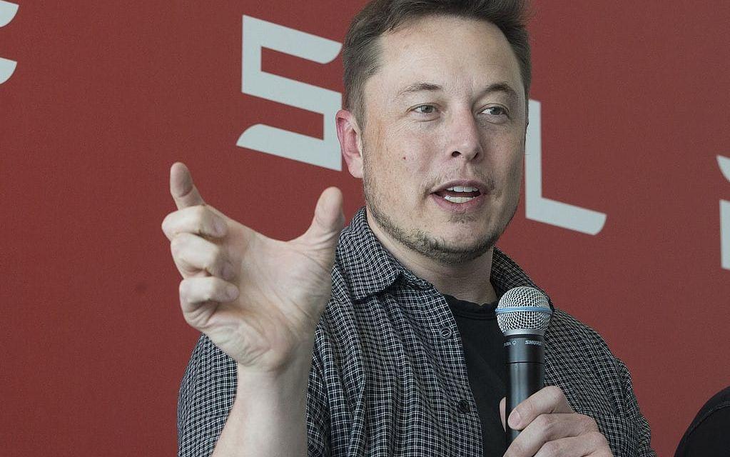 Elon Musk tror att basinkomst krävs när samhället blir allt mer automatiserat och stora delar av våra nuvarande jobb försvinner.