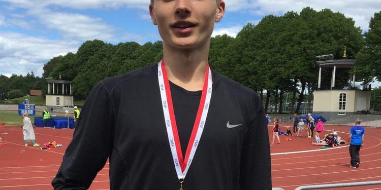 Rekord. Johan Carlsson vann 400 meter på 52,44 i pojkar 17 och satte dels nytt klubbrekord, dels nytt rekord för Sävedalsspelen.