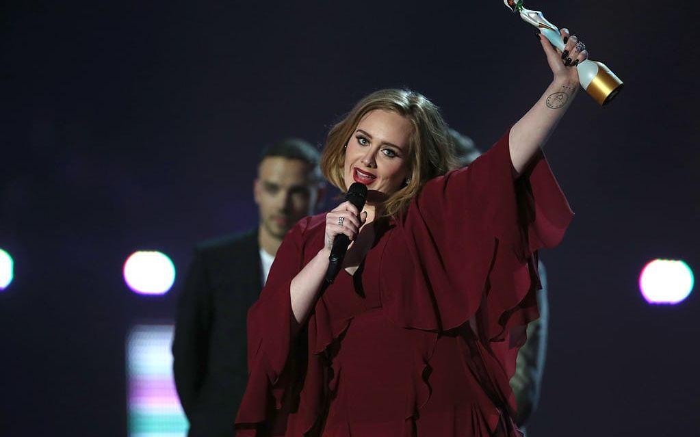 9. Musikern Adele: 80.5 miljoner amerikanska dollar. Försäljningsrekord och utsålda arenor. Adele är enda musikern på listan som tjänar mer än hälften av pengarna på musiken. Foto: TT.