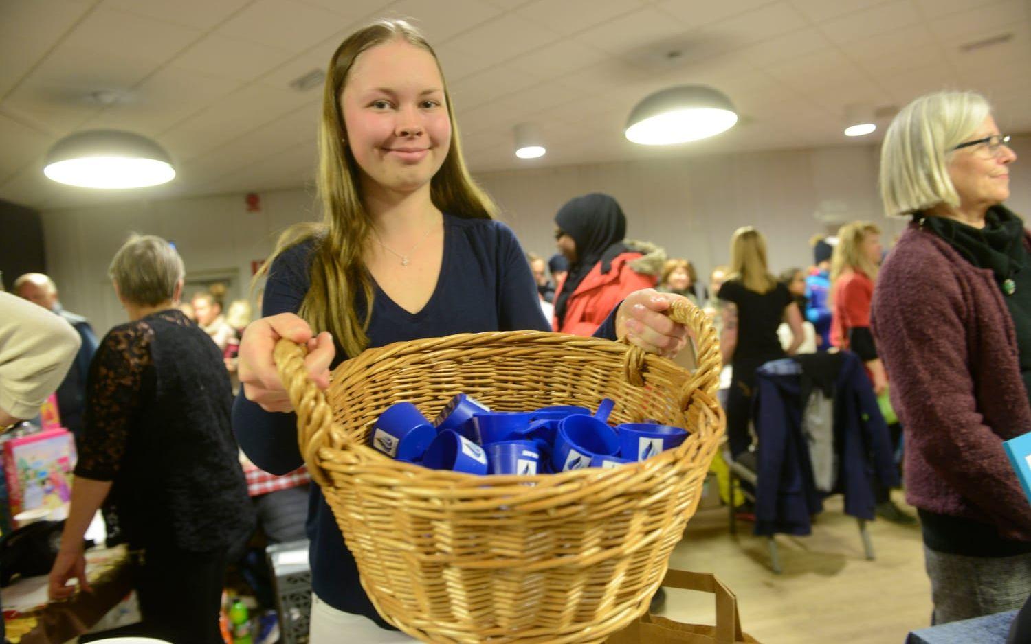 Gymnasieeleven Olivia Svensson, Ung företagsamhet, sålde tvättdosering. Bild: Pasi Hakopuro