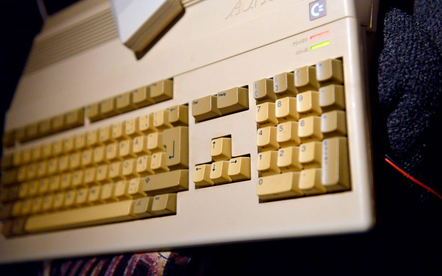 Amiga 500 hade ett RAM-minne på 512 kilobyte, som kunde uppgraderas till svindlande 9,5 Megabyte. Datorn hade en inbyggd 3,5-tums diskettstation, och spelutbudet var enormt.  Foto: Jonas Myrholm