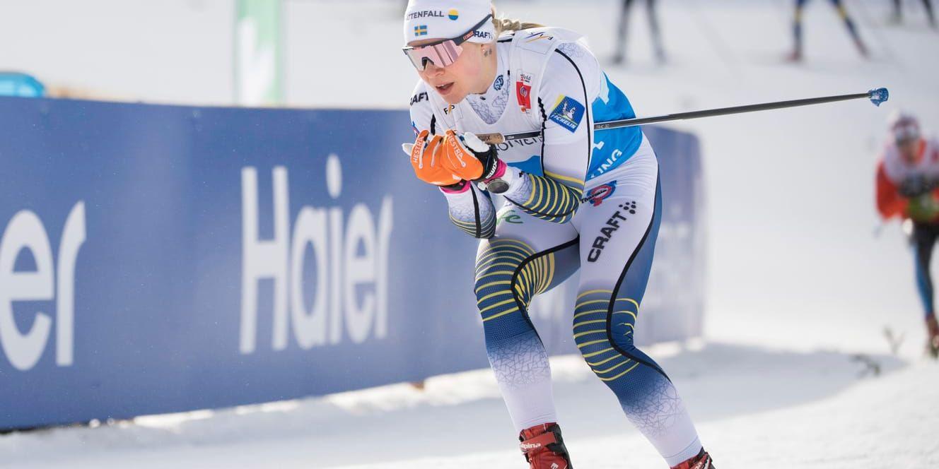 Jonna Sundling tränar i VM-spåren där hon jagar medalj under torsdagens sprint.