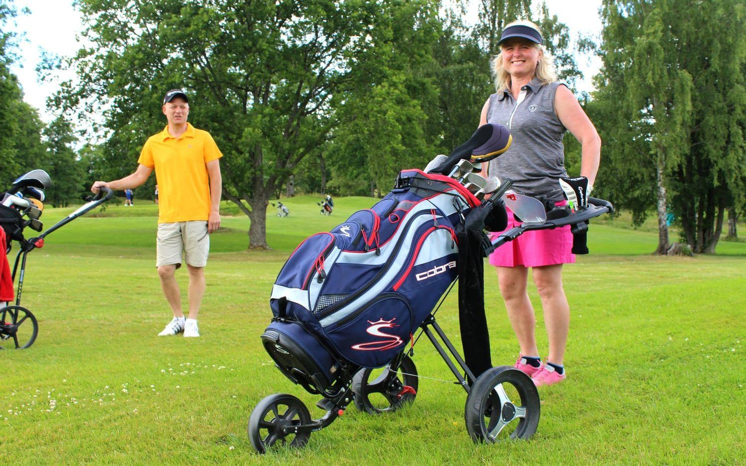 Golf är socialt och roligt eftersom man träffar nytt folk tycker Ann-Louise Ernfridsson.