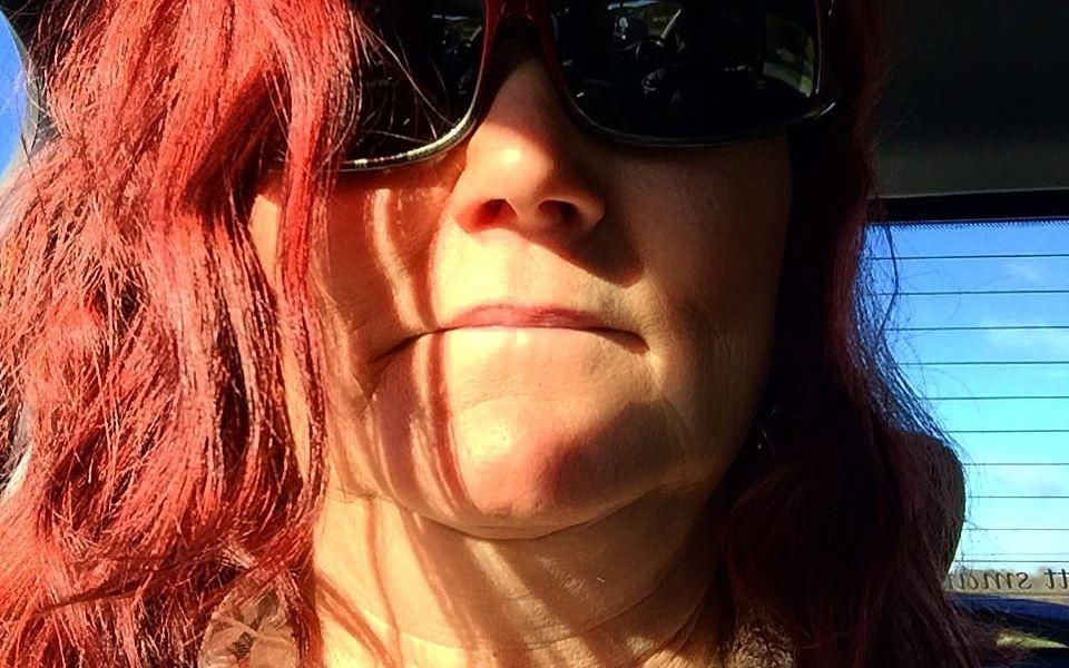 "Solen som ofta visar sig där jag är, utan solen inget liv. Länge leve solen!", säger Karin Carlsson i Vänersborg.