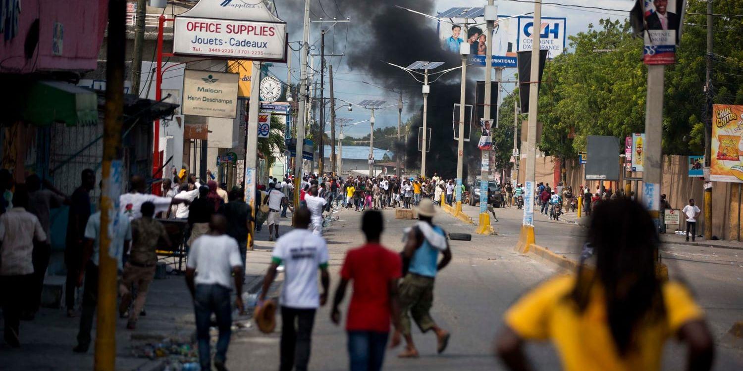 Demonstrationerna i Haiti har pågått i över en månad.
