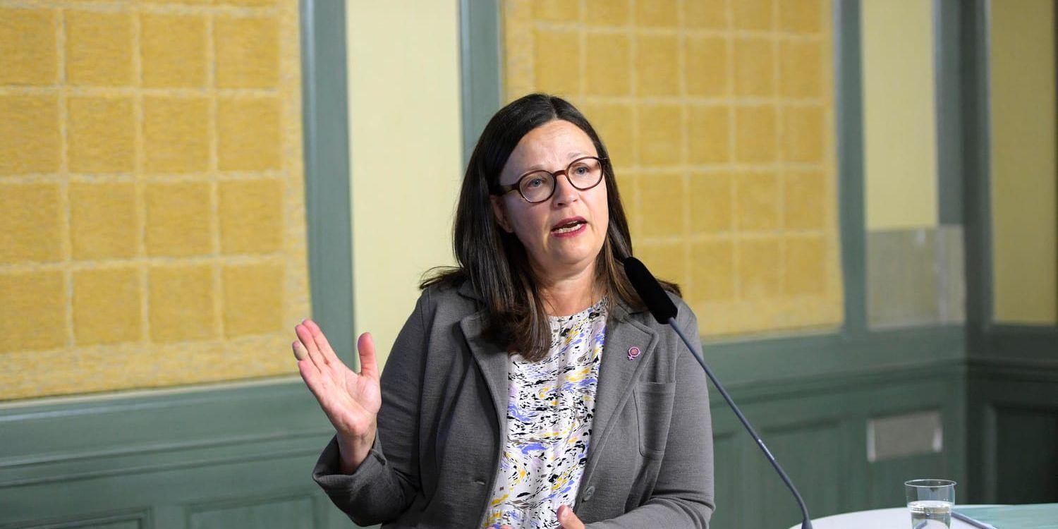 Gymnasie- och kunskapsminister Anna Ekström (S) vill utbilda fler tolkar. Arkivbild.