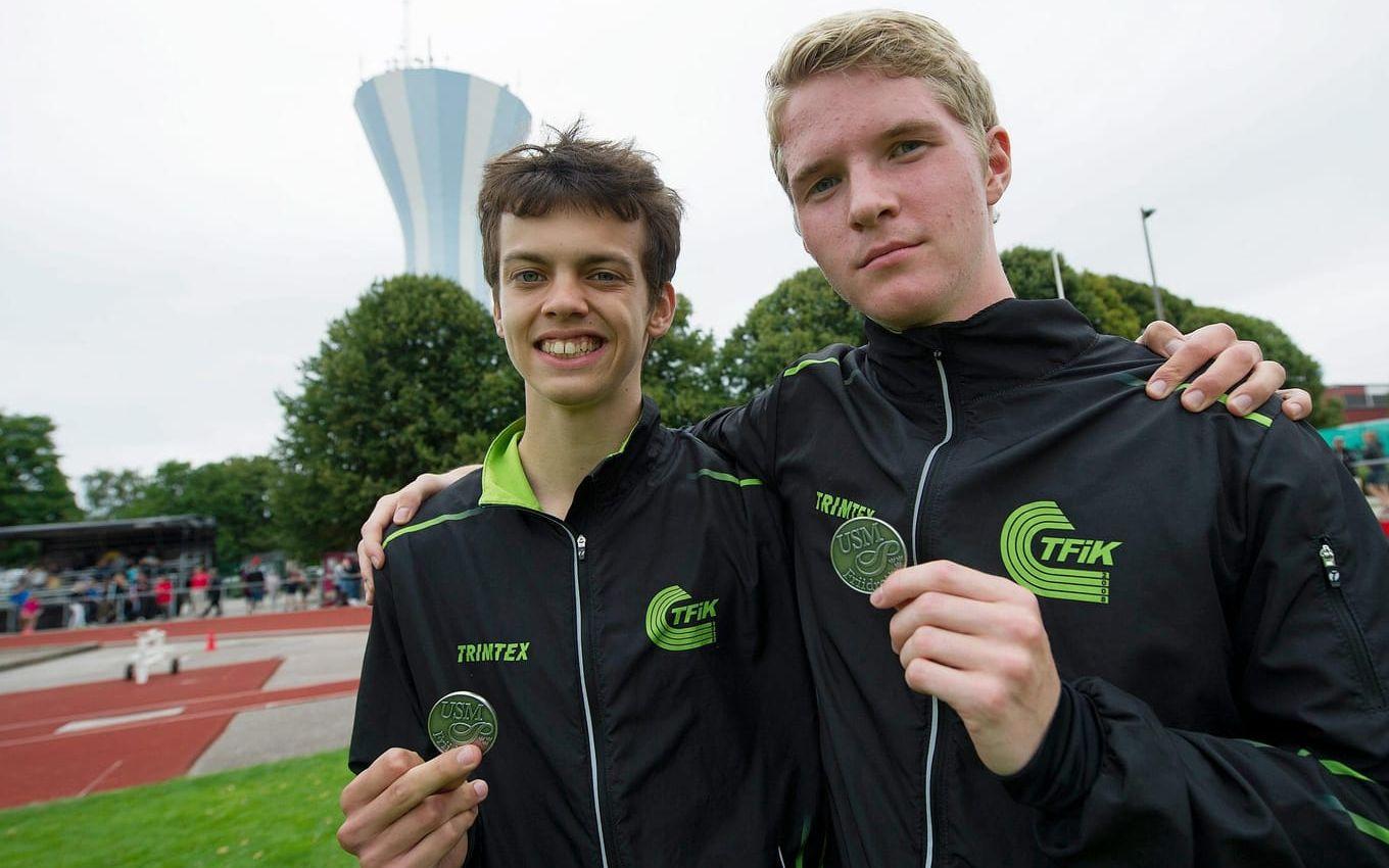 Silvermedaljörer. David Cannmo och Carl Jälknäs tog var sitt silver på 1 500 respektive 2 000 meter hinder.