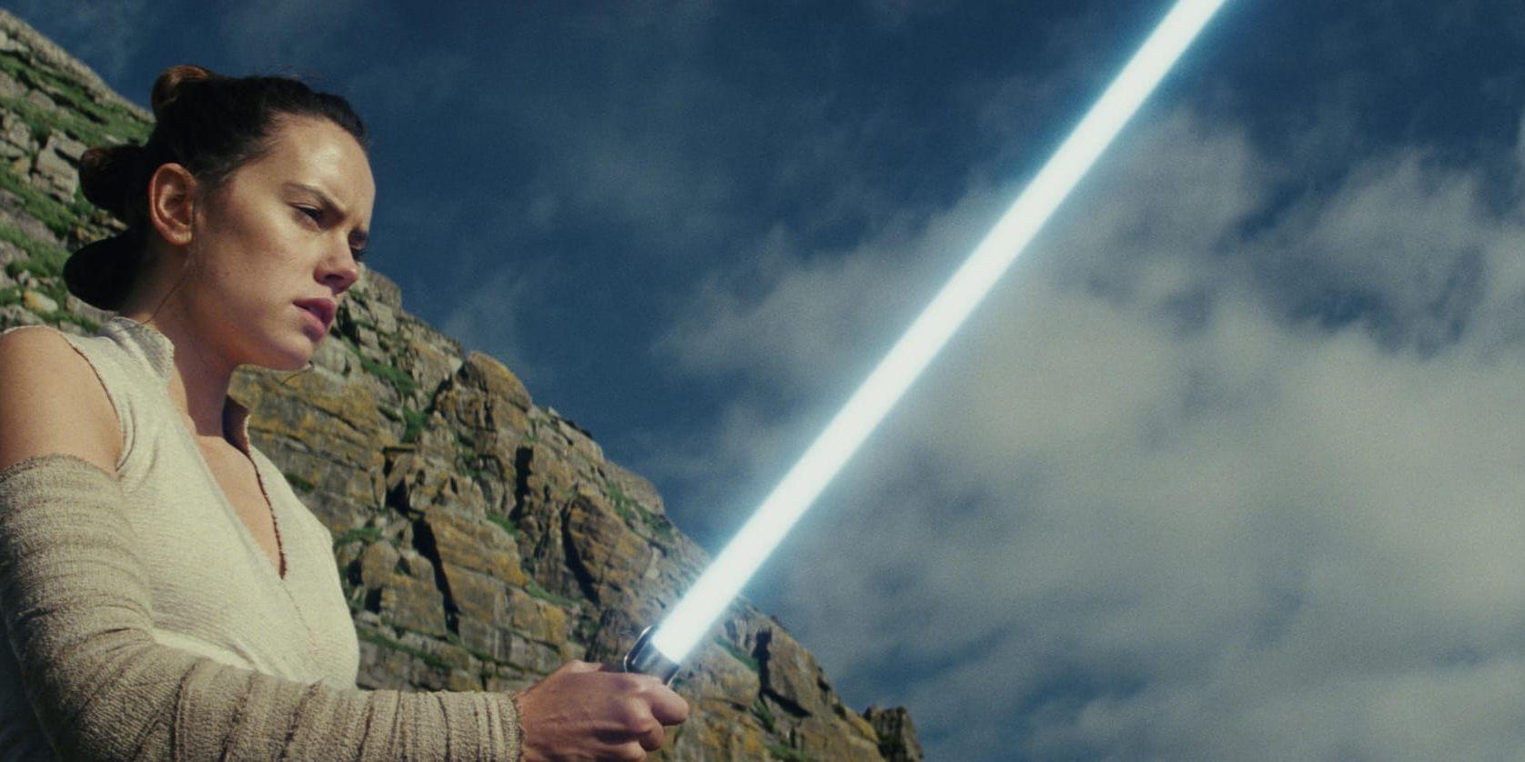 Är Kraften med Rey (Daisy Ridley)? Det får vi se i "Star wars: The last jedi". Pressbild.