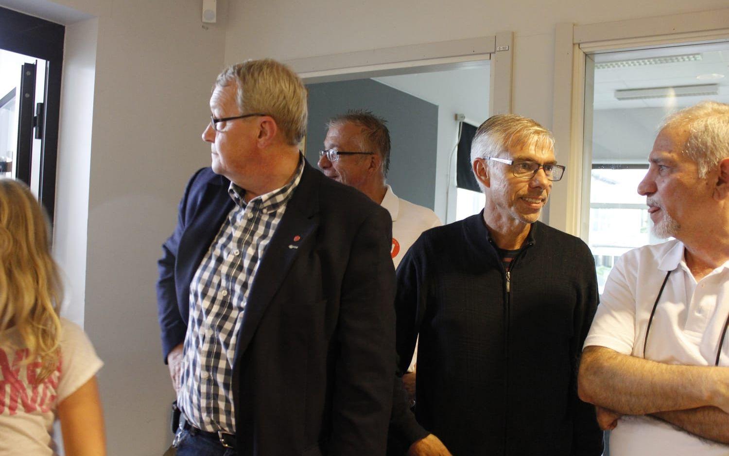 Kommunstyrelsens ordförande Paul Åkerlund och utbildningsnämndens ordförande Mats Wiking gillade vad de såg.