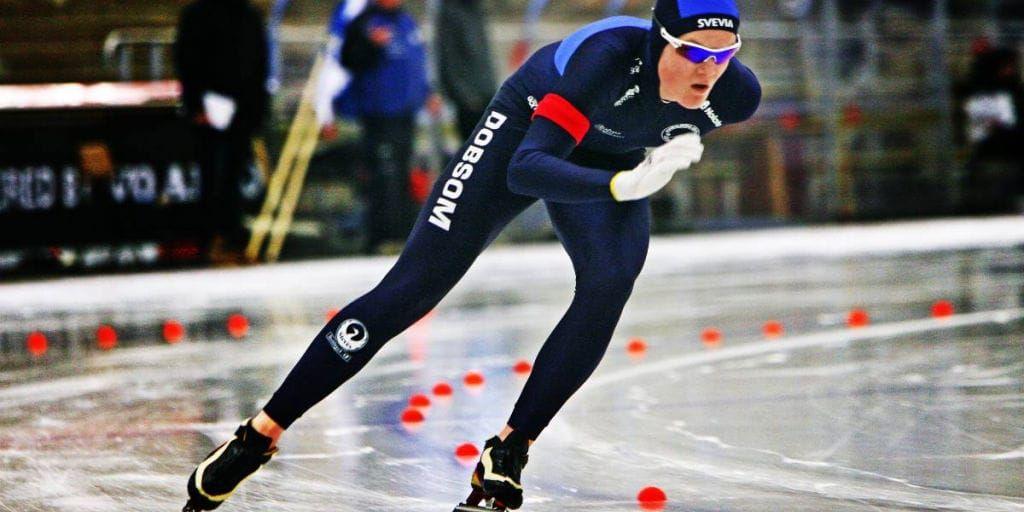 David Andersson från Skridskoklubben Trollhättan går från klarhet till klarhet. Den gångna helgen placerade han sig som tredje man på 3 000 meter vid världscuptävlingarna för juniorer i norska Bjugn. Det är första gången på 20 år som en svensk junior placerar sig på pallen i VC-sammanhang.