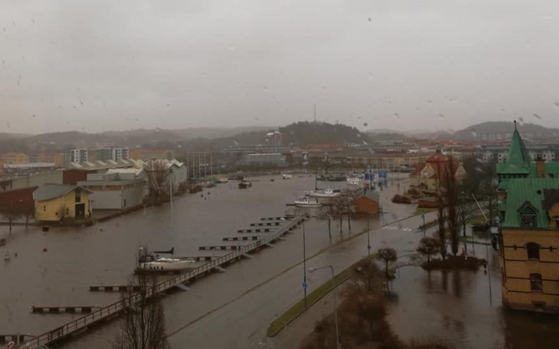 Översvämningar i centrala Uddevalla.