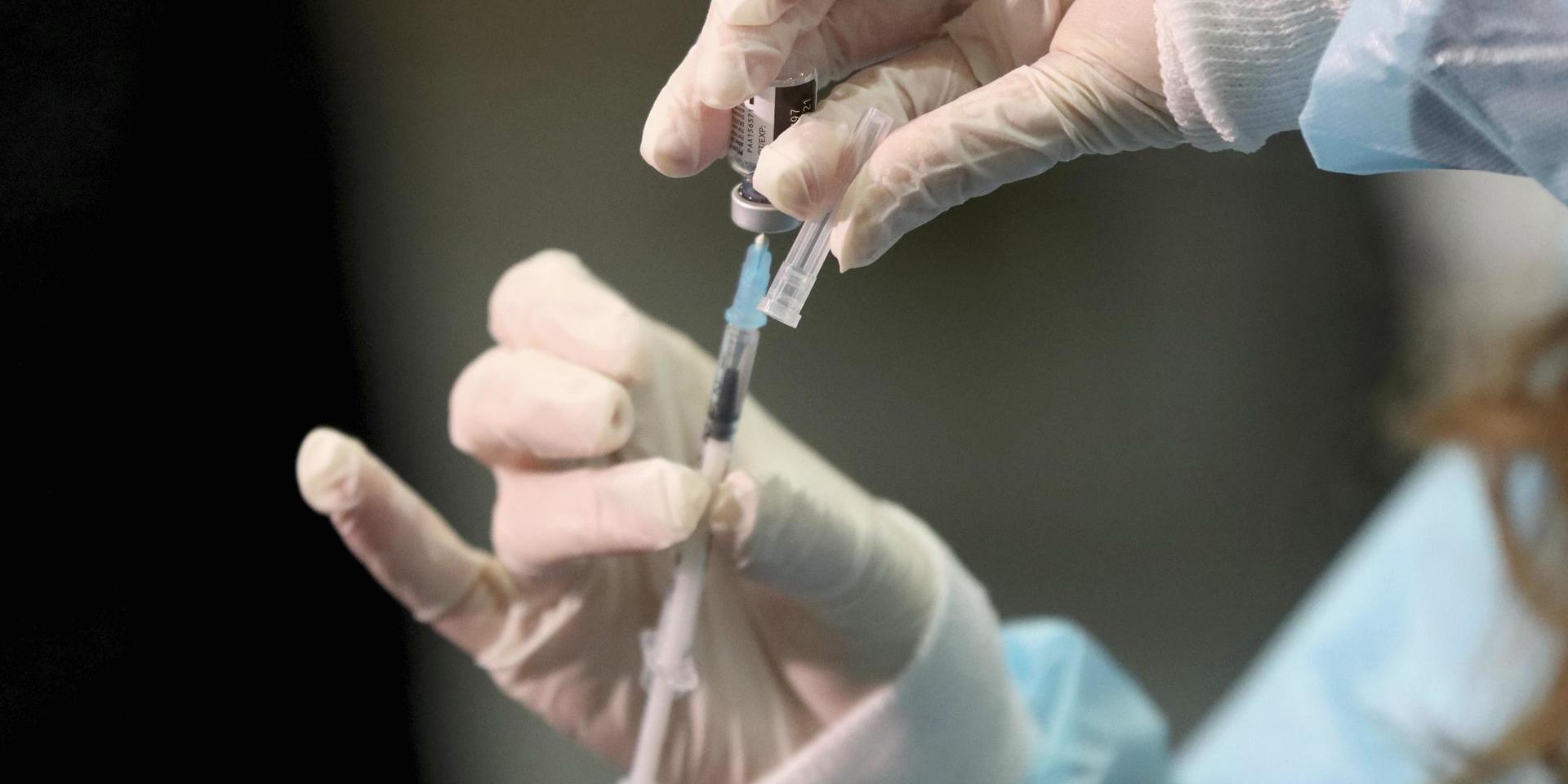 Vaccinationen av personer över 70 år och andra riskgrupper startar i februari i Västra Götaland. 