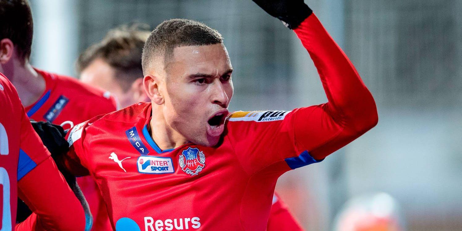 Helsingborgs tvåmålsskytt Jordan Larsson jublar efter Bradley Ralanis 3–0-mål mot Falkenberg.