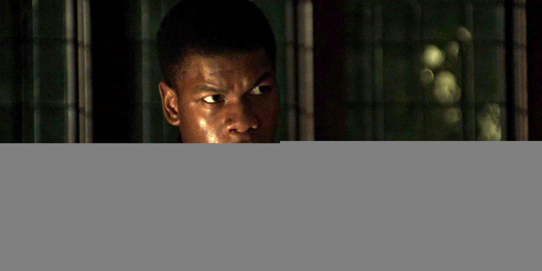 John Boyega spelar en nattvakt som hamnar på fel ställe vid fel tidpunkt i "Detroit". Pressbild.
