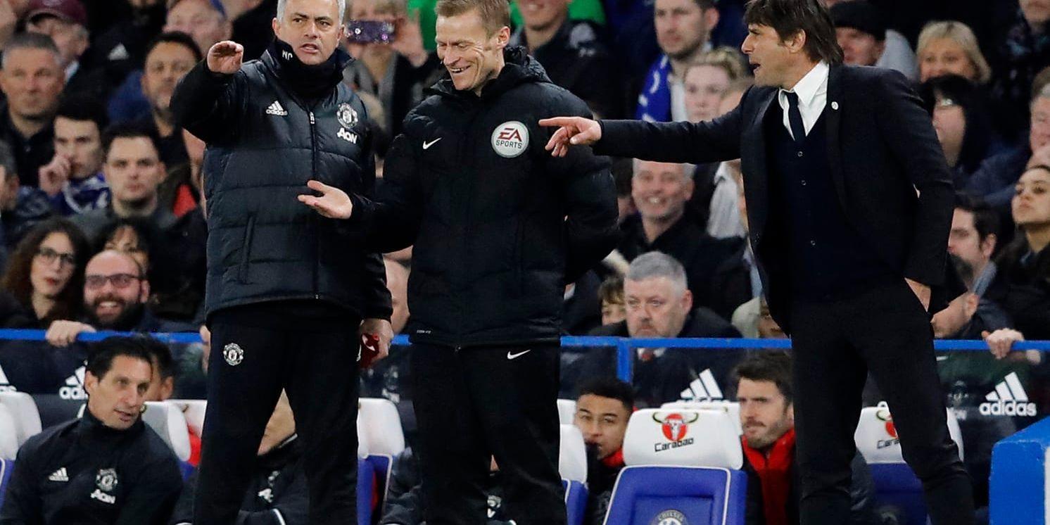 José Mourinho och Antonio Conte är oense i FA-cupkvartsfinalen på Stamford Bridge förra säsongen. Arkivbild.
